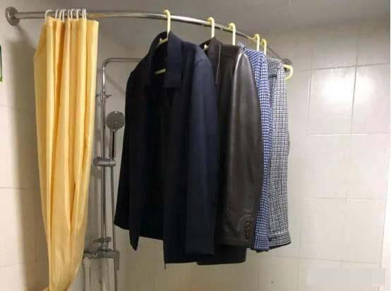 “Dat 3 thu vao bon cau, con chau kho giau sang”, la 3 thu gi?-Hinh-2