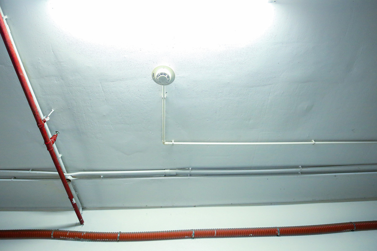 Hệ thống đầu phun Sprinkler tự động tại tầng 1 để xe .