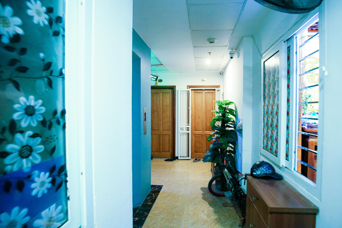 Bà Lê Thị Ánh Tuyết, Phó Chủ tịch UBND phường Trung Liệt, cho biết tòa nhà số 58B-C ngõ 117 phố Thái Hà của ông Nghiêm Quang Minh được đưa vào sử dụng từ năm 2018.