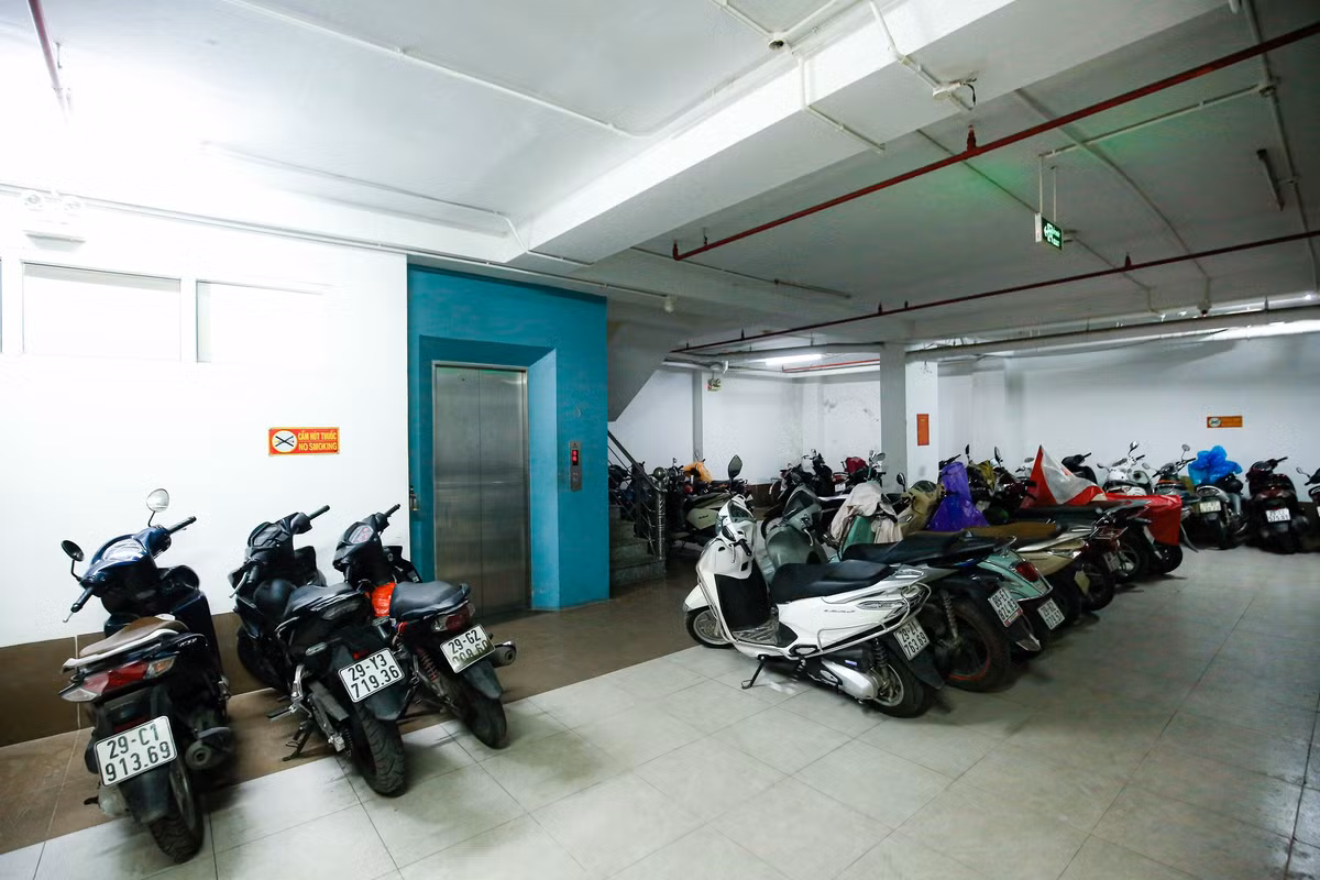 Tuy nhiên, theo ghi nhận tại hiện trường, công trình xây dựng trên 100% diện tích với 8 tầng nổi, chưa bao gồm 1 tầng bán hầm, 1 tum.