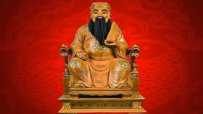 4 tuoi xung Thai Tue nam 2024 tien bac troi song do bien