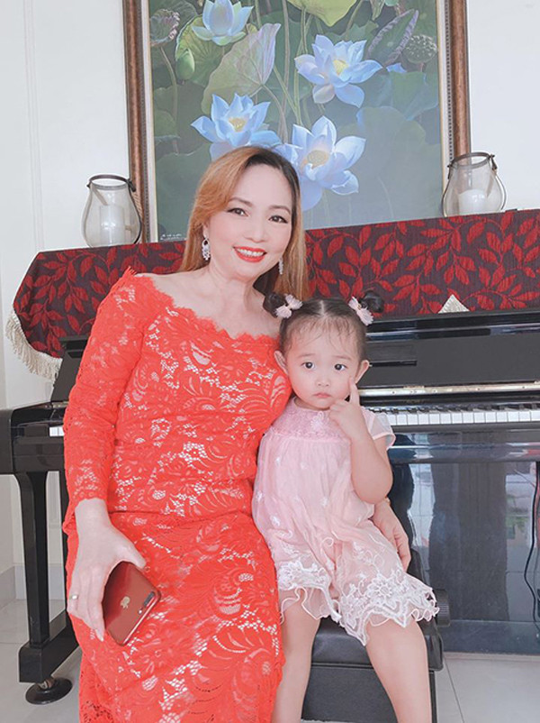 Khanh Thi giu 'lua' hon nhan bang tuyet chieu ninh kheo me chong