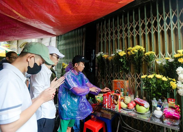 Vụ cháy chung cư mini: Đỡ đầu, chăm sóc các cháu mồ côi Vu chay chung cu mini: Do dau, cham soc cac chau mo coi