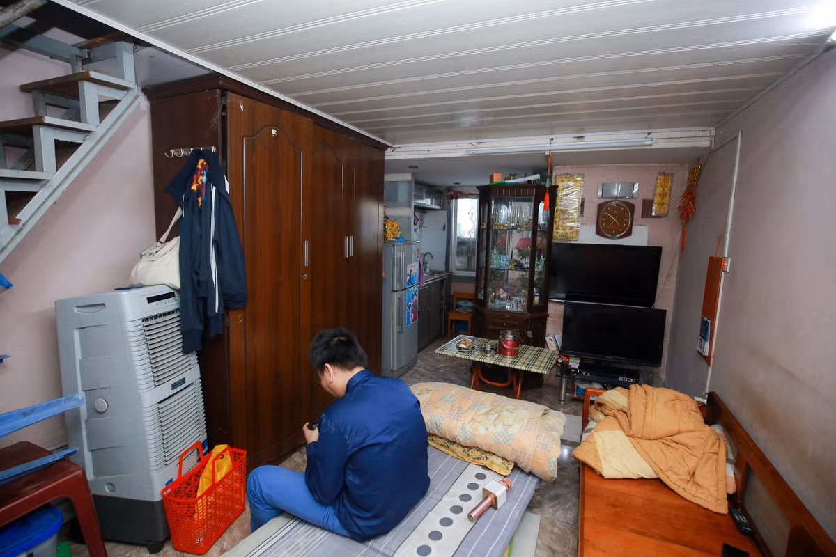Mot dem trong nha “dat vang” 16m2 o Ha Noi: 70 nguoi chung mot nha ve sinh-Hinh-3