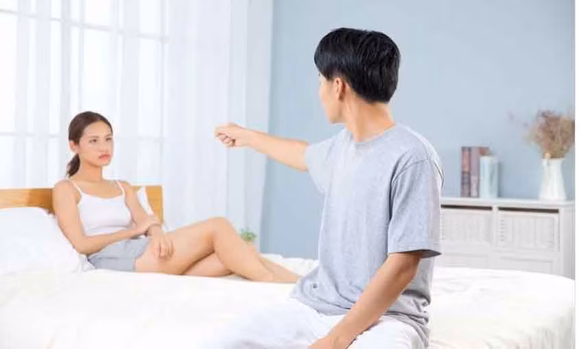 Chong bat toi chon con hoac cong viec