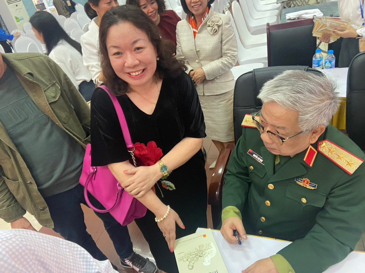 Thuong tuong Nguyen Chi Vinh - mot “Nguoi Thay