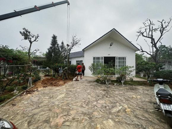 'Đạt điên - Biệt dược đen': Trong phim là 'báo thủ', ngoài đời xây biệt thự - Hình 9 'Dat dien - Biet duoc den': Trong phim la 'bao thu', ngoai doi xay biet thu-Hinh-9