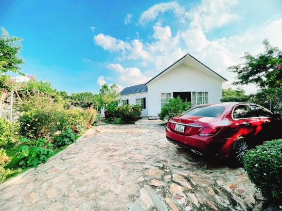 'Đạt điên - Biệt dược đen': Trong phim là 'báo thủ', ngoài đời xây biệt thự - Hình 7 'Dat dien - Biet duoc den': Trong phim la 'bao thu', ngoai doi xay biet thu-Hinh-7