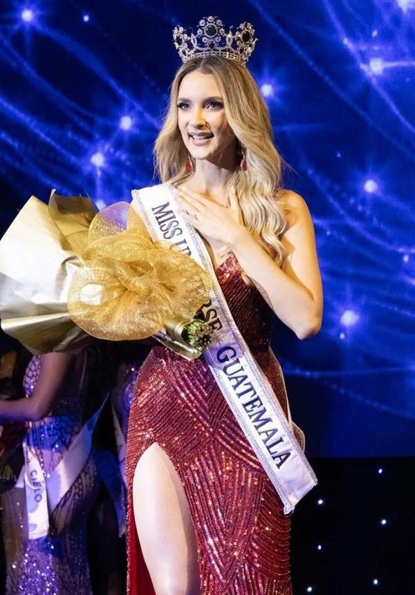 Người đẹp ngoại cỡ,có con, lố tuổi… thi Miss Universe 2023 - Hình 5 Nguoi dep ngoai co,co con, lo tuoi… thi Miss Universe 2023-Hinh-5