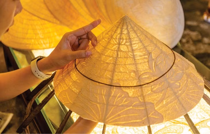 Festival Hue 2023: Nho ghe lang nghe truyen thong mang hoi tho Co Do-Hinh-2