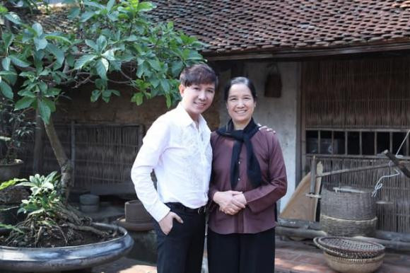 NSƯT Ngọc Tản: Trên phim khắc khổ, ngoài đời từng đi bán giò chả - Hình 2 NSUT Ngoc Tan: Tren phim khac kho, ngoai doi tung di ban gio cha-Hinh-2