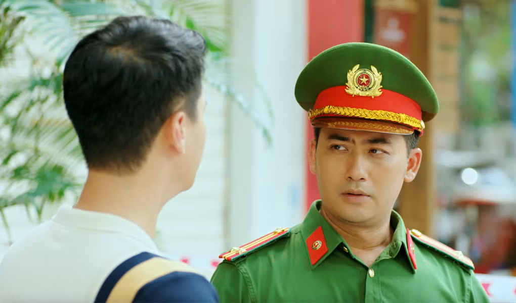 Bảo Anh: Chuyên vai công an, đời thực viên mãn bên vợ kém 11 tuổi - 1