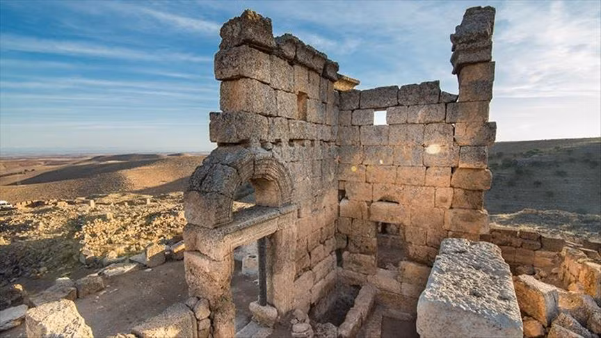 Thanh pho ngam 10 trieu met vuong lo ra duoi lau dai co noi tieng