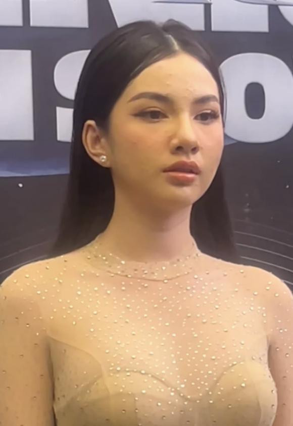 Cẩm Đan hiếm hoi xuất hiện sau thời gian ở ẩn: Mặt đầy mụn và phát tướng - Hình 3 Cam Dan hiem hoi xuat hien sau thoi gian o an: Mat day mun va phat tuong-Hinh-3