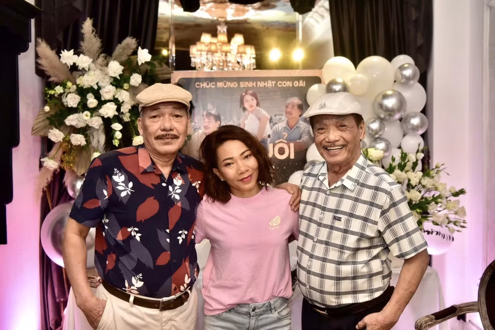 NSND Trần Hiếu tuổi U90: Gọi vợ là bà tiên, tự nhận mình kết hôn nhiều - 3