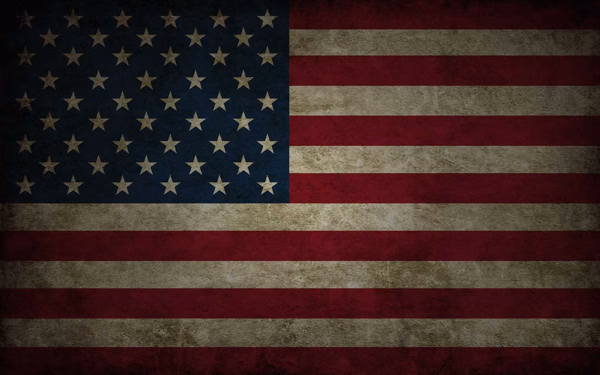 Để hoạt động được ở Mỹ, Dittrich mang một vỏ bọc mới bằng giấy tờ tùy thân của Jack Barsky, một công dân người Mỹ đã chết trước đó nhiều năm.