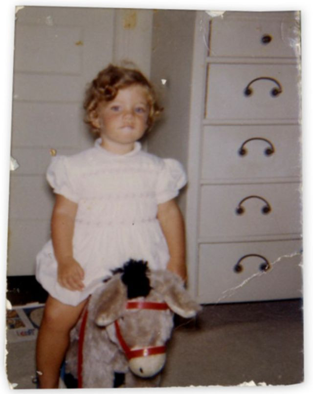 "Nữ cao bồi" Caroline Kennedy lúc khoảng 3 tuổi.