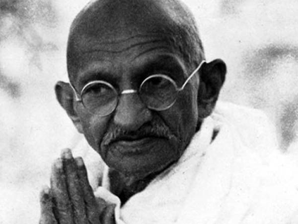 Lần tuyệt thực dài nhất của Gandhi bắt đầu vào tháng 2/1943, khi ông phản đối các loại thuế, các chi phí bất công mà người dân Ấn Độ phải gánh chịu. Lần này Gandhi ngã quỵ sau 21 ngày tuyệt thực. Ảnh: Oneindia.