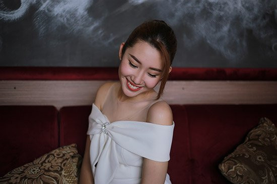 {title} Đại gia gạ gẫm Á khôi Thúy Ngân đi ăn trả hàng nghìn đô la