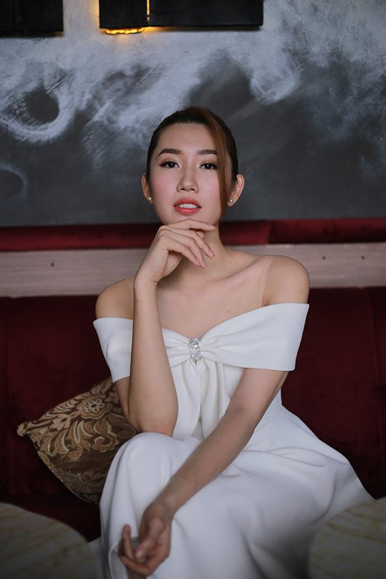 {title} Đại gia gạ gẫm Á khôi Thúy Ngân đi ăn trả hàng nghìn đô la