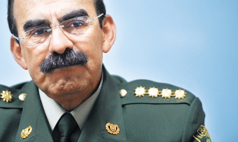 Bê bối đấu tiên liên quan đến một vụ lạm dụng tình dục trong ngành cảnh sát. Theo tố cáo của Đại tá Reinaldo Gómez, vào năm 1998, Tướng Palomino đã yêu cầu Gómez quan hệ tình dục với mình. Khi Gómez từ chối, Palomino đã cố gắng phá hoại sự nghiệp của thuộc cấp. Ảnh: El Espectador.