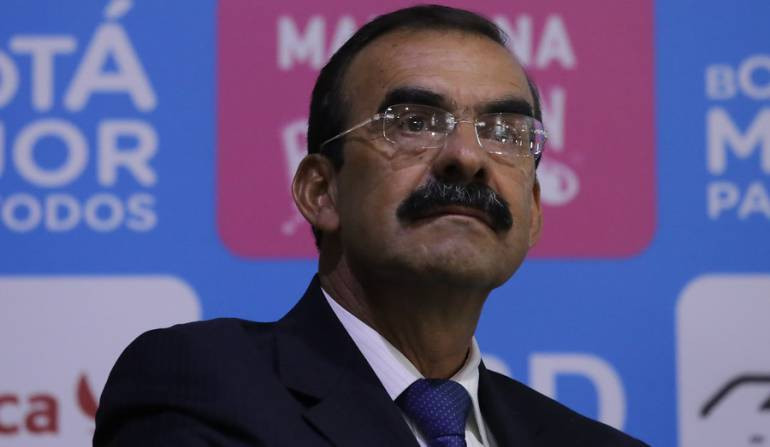 Các bài báo cũng đặt nghi vấn về hoạt động của một công ty vận tải do Tướng Palomino thành lập vào đúng thời điểm ông trở thành giám đốc cảnh sát. Ảnh: Caracol Radio.