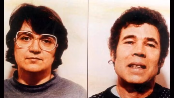 Vào thập niên 1990, cả nước Anh đã chấn động khi câu chuyện của đôi vợ chồng sát thủ Fred và Rosemary West bị phanh phui và đưa lên báo chí. Ảnh: Criminal Minds Wiki.