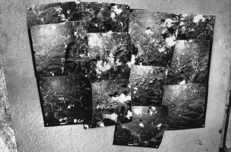 Những bức ảnh vệ tinh chụp các khu vực trồng thuốc phiện tại một sở cảnh sát ở Chiang Mai. Giới chức Thái Lan đã phát hiện các vùng trồng thuốc phiện bằng vệ tinh với sự trợ giúp kỹ thuật của Pháp. Ảnh: Patrick Zachmann/ Magnum.