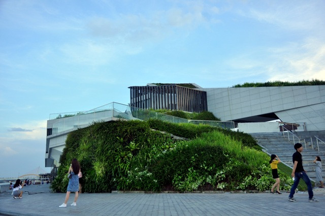 Theo ghi nhận của PV báo Dân Việt, hiện tại cả công trình này đang không có hoạt đồng kinh doanh.