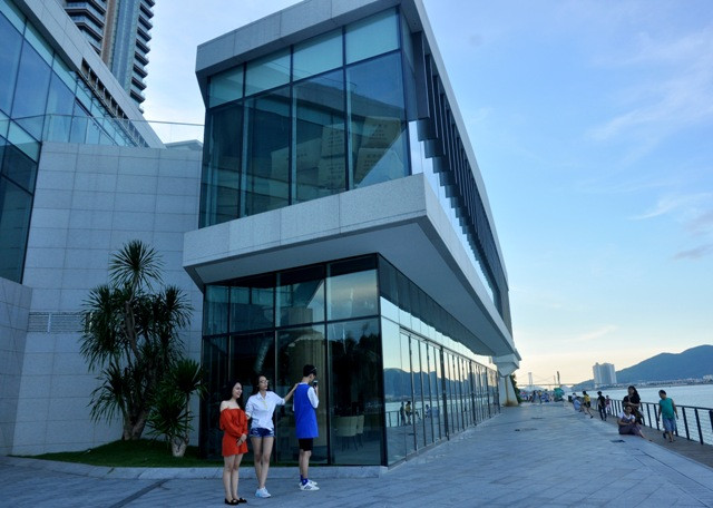 Dự án nằm tại phường Thạch Thang với diện tích 3.000 m2 (trong đó diện tích đất là 1.632,6 m2, diện tích đất có mặt nước là 1.367 m2), thời gian sử dụng đất là 50 năm và hình thức thuê đất là trả tiền thuê hàng năm.