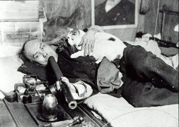 Để tránh việc giả mạo thương hiệu, thuốc phiện được bán giá hạ suốt theo vùng biên giới với Lào và miền núi phía Bắc Việt Nam. Ảnh tư liệu.