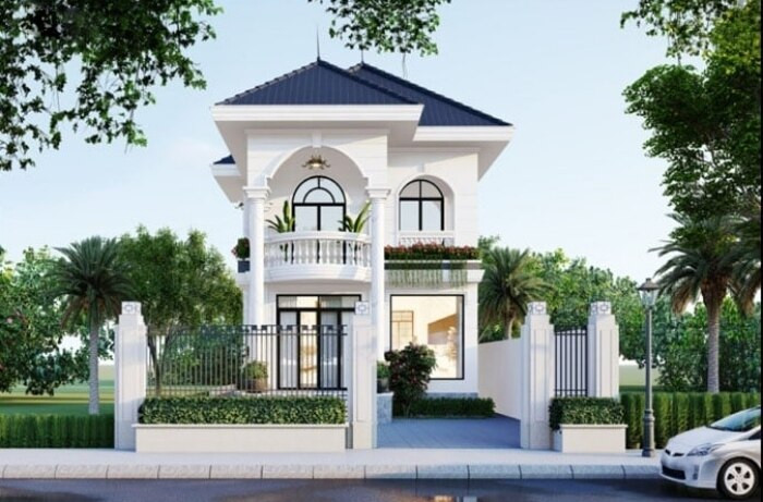 Nhà 2 tầng mái thái tân cổ điển thích hợp cho một gia đình từ 4 đến 6 người. Ngôi nhà sở hữu đường nét tinh tế, sắc trắng thanh lịch. (Ảnh: Datthu)