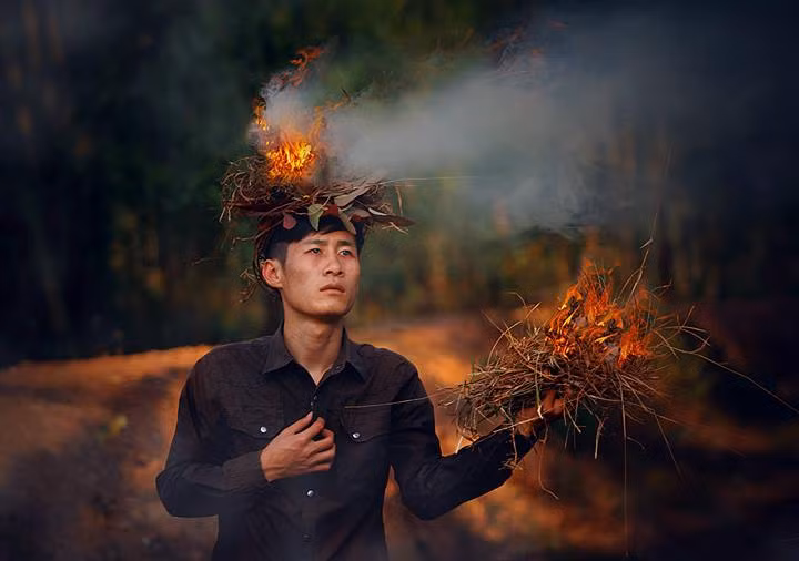 "Cái khó nhất khi chụp những bức hình này là việc lựa chọn địa điểm và tìm người hỗ trợ. Nếu chỉ có một mình thì không thể nào chụp được, trừ một số tấm mình có thể sử dụng chế độ chụp tự động".