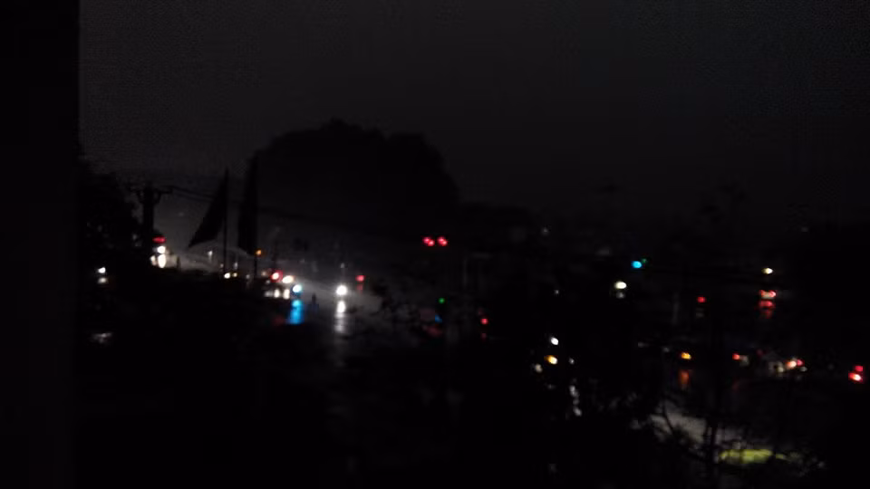 Hiện tượng này hiện tại vẫn chưa được lý giải cặn kẽ và chính xác, chính vì vậy nó gây nên cơn bão mạng, dư luận ai nấy đều xôn xao trước hiện tượng kỳ lạ này.