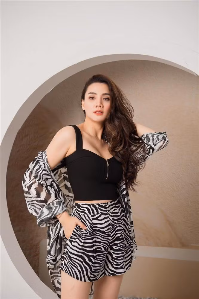 Trang Nhung tuoi 38: Chong dao dien yeu chieu-Hinh-4