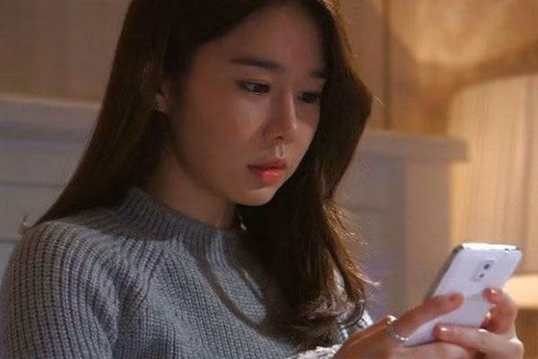 Vua de xong phat hien chong ngoai tinh voi nguoi yeu cu-Hinh-2