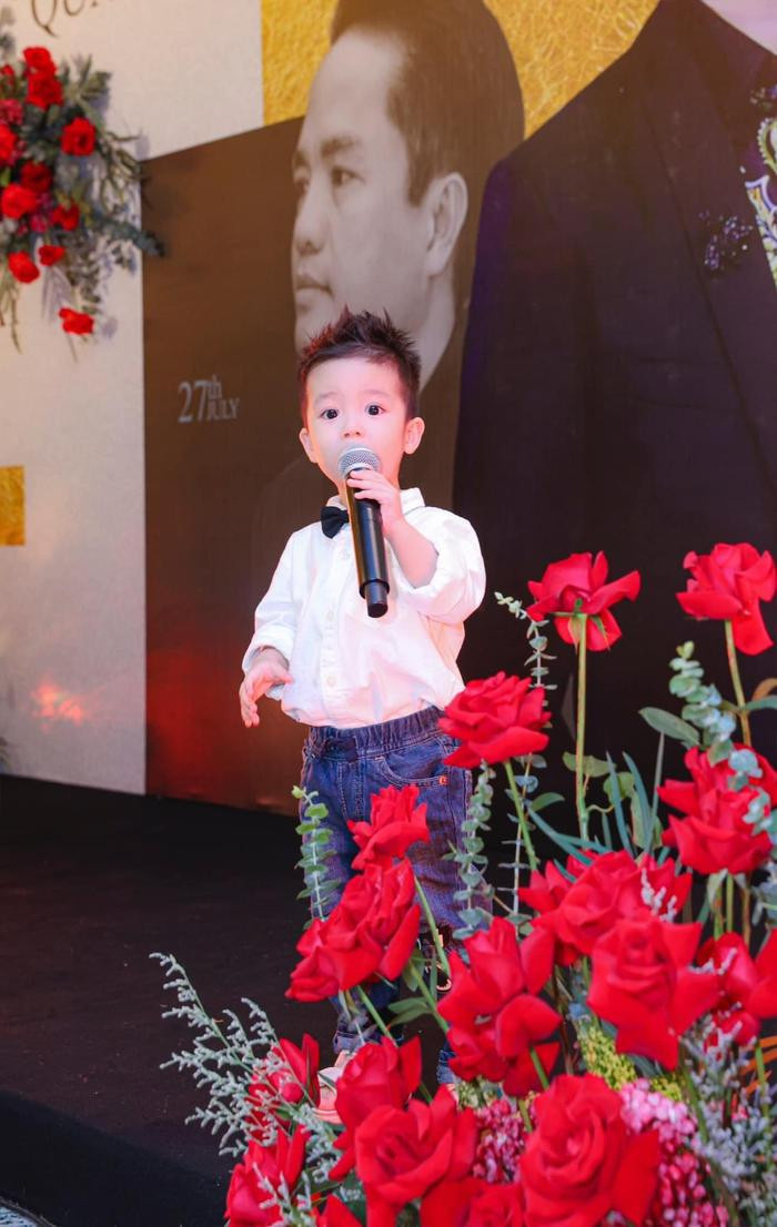 Con trai Bằng Kiều đi hát cùng bố khi 2 tuổi, nhận cát xê 'khủng' - Hình 3 Con trai Bang Kieu di hat cung bo khi 2 tuoi, nhan cat xe 'khung'-Hinh-3