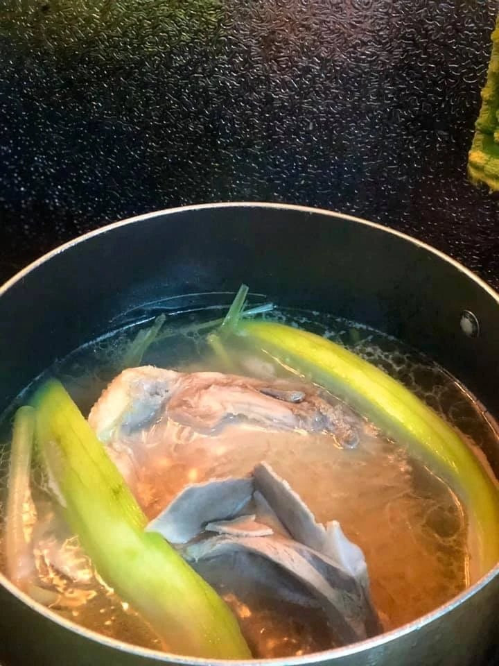 Dung nuoc nay luoc vit dam bao sach mui hoi, thit lai thom ngon