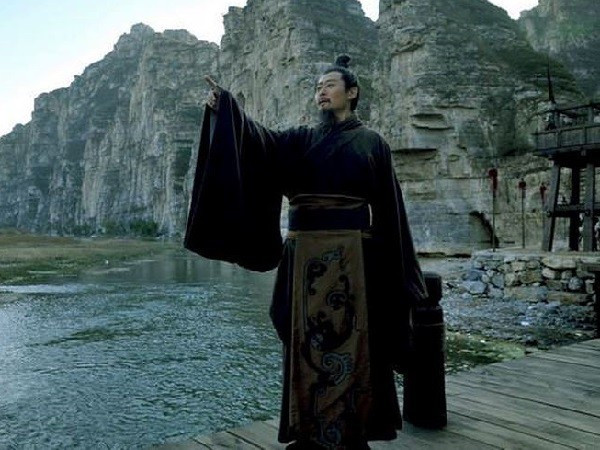 Thien tai quan su nao bi La Quan Trung ha thap trong 