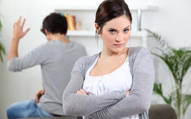 Chong tang dong nghiep nu nuoc hoa dat tien, vo cao tay lam ngay dieu nay