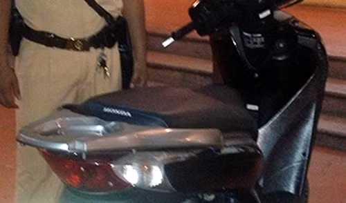 Chiếc xe bị tên trộm Hưng phá khóa để lấy.