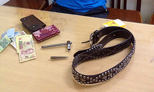 Đồ nghề của tên trộm xe. Đồ nghề của tên trộm xe.