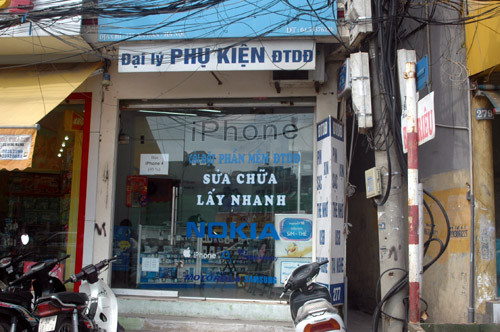 Cửa hàng điện thoại hơn 1m2 vẫn tồn tại.