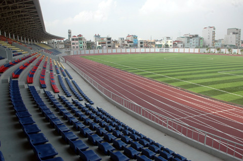 SVĐ huyện Hoài Đức với 1 khán đài hơn 3.000 chỗ có mái che