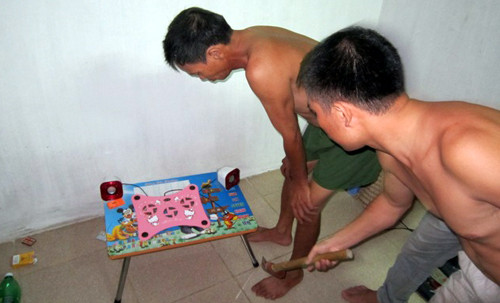 Mất trộm máy tính xách tay.