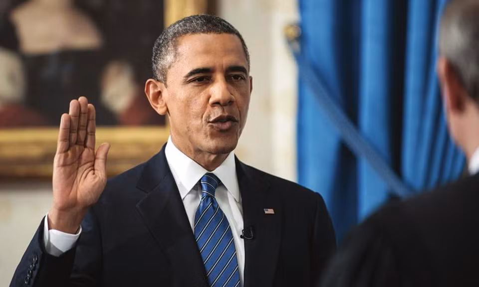 1. Nhân vật đại diện cho tháng 1 là Tổng thống Barack Obama. Theo đó, ngày 20/1, ông đã làm lễ tuyên thệ nhậm chức nhiệm kỳ 2 trên cương vị Tổng thống Mỹ tại Nhà Trắng với sự tham dự của các thành viên trong gia đình và một số phụ tá thân cận. Tuy nhiên, có lẽ năm đầu tiên trong nhiệm kỳ thứ hai này của ông Obama không thuận buồm xuôi gió khi chính phủ Mỹ tuyên bố đóng cửa do bế tắc về trần nợ công giữa hai nghị viện.