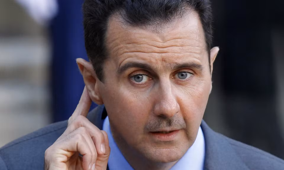 5. Tháng 5 – Tổng thống Syria 2013/05 Bashar al-Assad. 51 người thiệt mạng và hơn 100 người bị thương sau những vụ nổ bom làm rung chuyển một thị trấn Thổ Nhĩ Kỳ ngày 11/5, gần biên giới với Syria. Mặc dù chính quyền ông Assad phủ nhận không liên quan tới vụ việc trên. Tuy nhiên, nhiều người nghi ngờ rằng, một nhóm Thổ Nhĩ Kỳ có liên quan mật thiết với Damascus chịu trách nhiệm với cuộc tấn công này. Sau đó, ngày 23/5, nhóm đối lập chính của Syria đã tổ chức cuộc nói chuyện 7 ngày ở Istanbul và quyết định từ chối thương thuyết với chính phủ ông Assad.