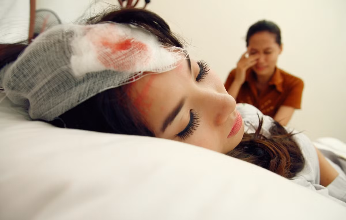 9x xinh dep tung anh canh bao tai nan giao thong-Hinh-7