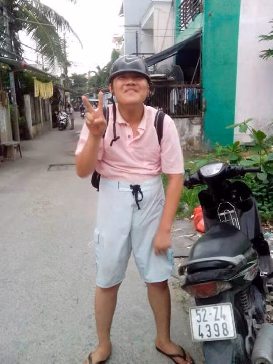 Chụp giống Phở kết với phong cách ăn mặc của "thanh niên nghiêm túc".