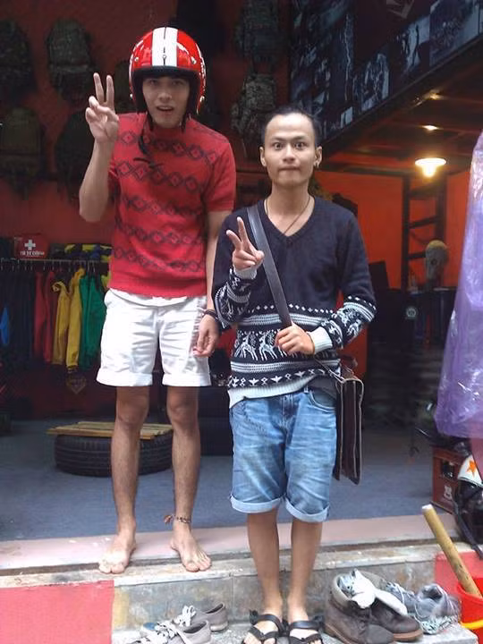 Chụp ảnh giống Phở ngay trên đường phố.